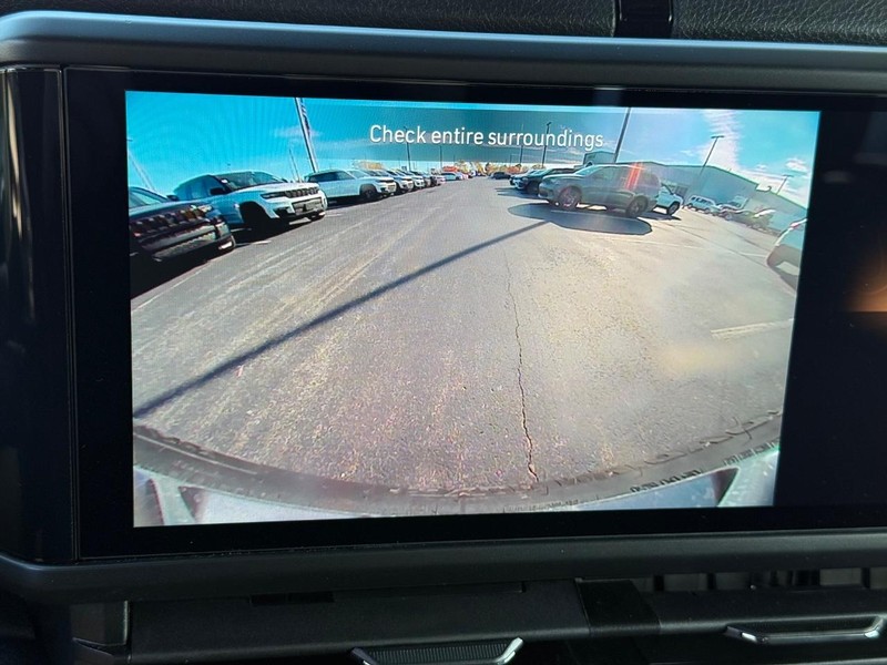 Jeep Wrangler Vehicle Full-screen Gallery Image 25