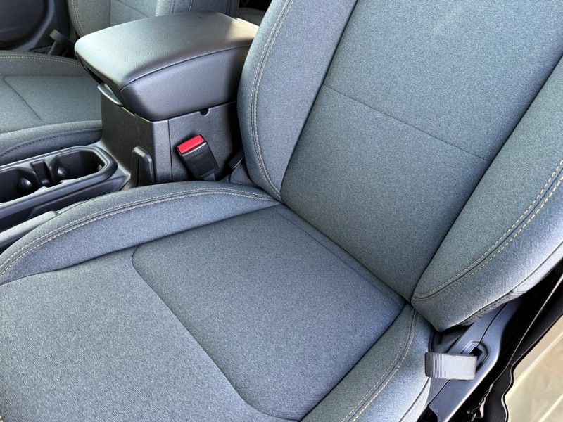 Jeep Wrangler Vehicle Full-screen Gallery Image 32