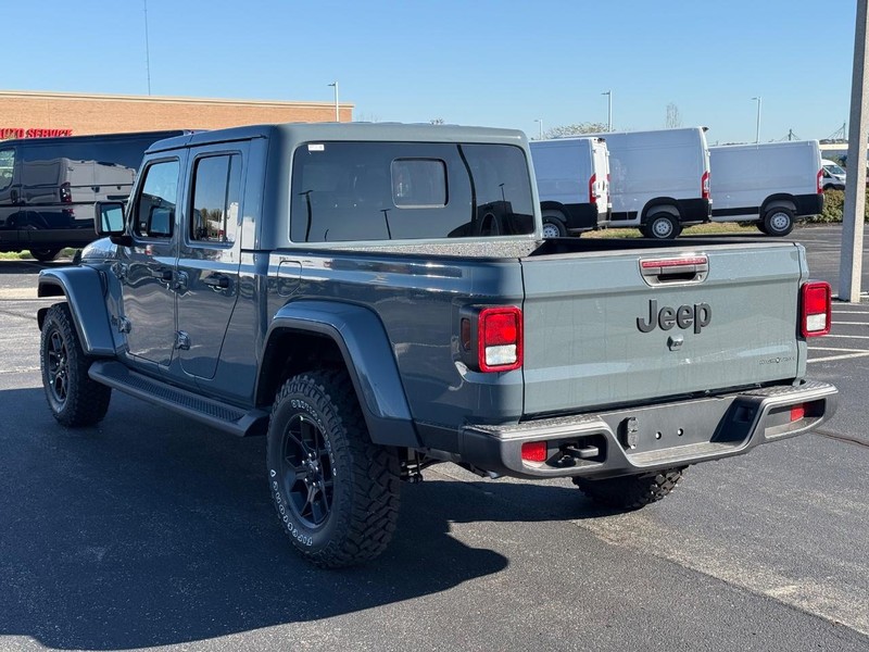 Jeep Gladiator Vehicle Full-screen Gallery Image 5