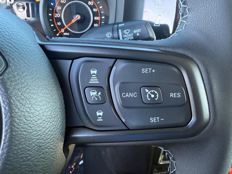 Jeep Gladiator Vehicle Full-screen Gallery Image 20