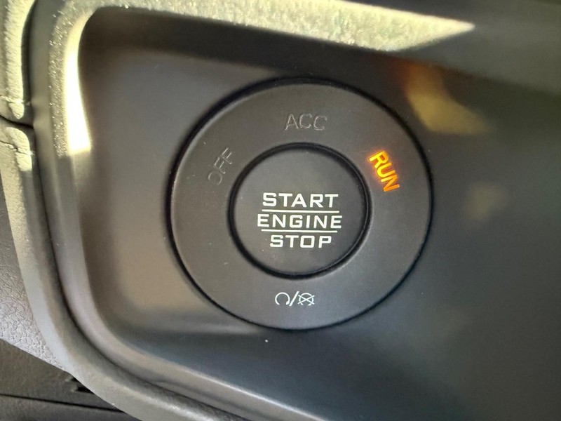 Jeep Wrangler Vehicle Full-screen Gallery Image 19