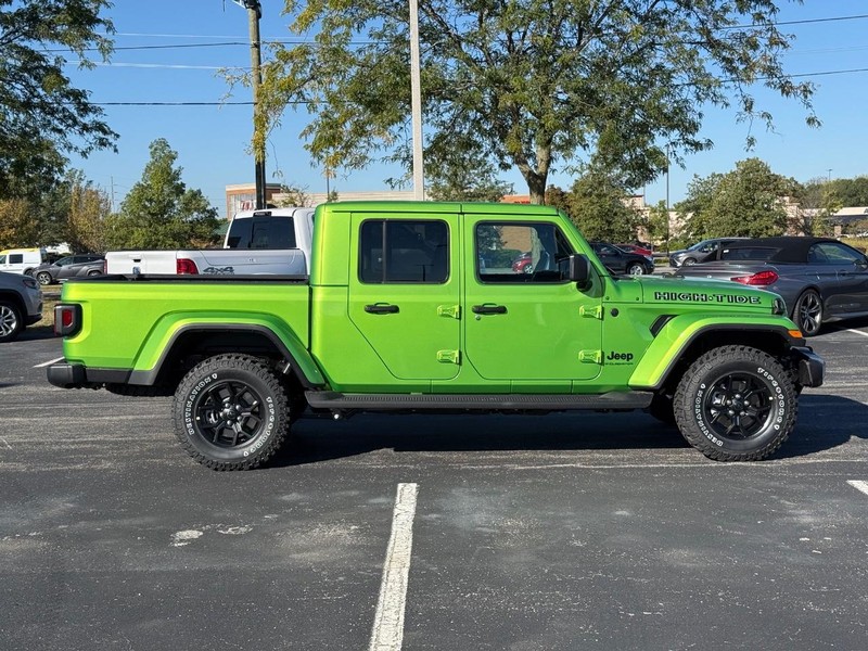 Jeep Gladiator Vehicle Full-screen Gallery Image 2