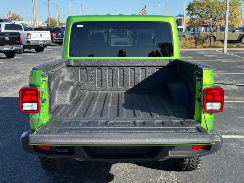 Jeep Gladiator Vehicle Full-screen Gallery Image 7