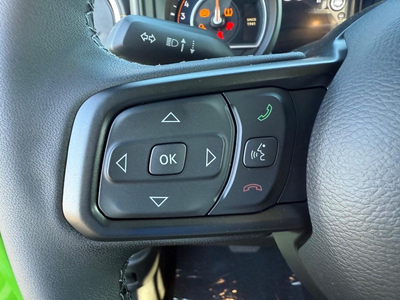 Jeep Gladiator Vehicle Full-screen Gallery Image 19