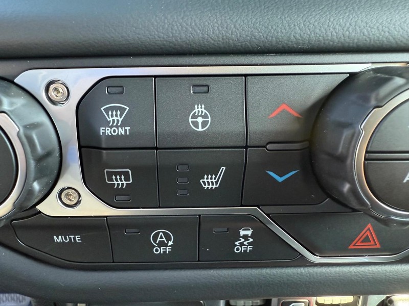 Jeep Gladiator Vehicle Full-screen Gallery Image 22