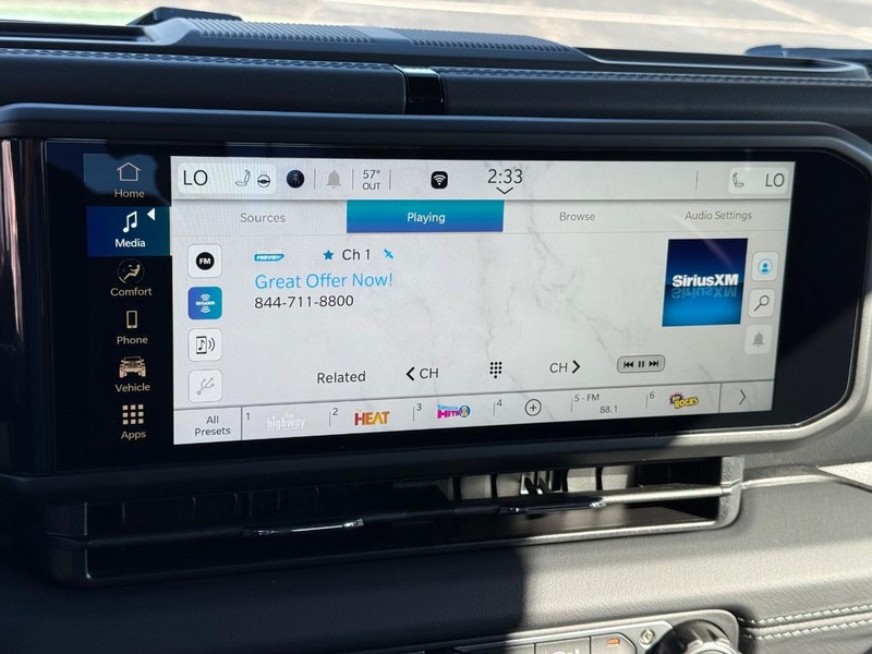 Jeep Gladiator Vehicle Full-screen Gallery Image 23