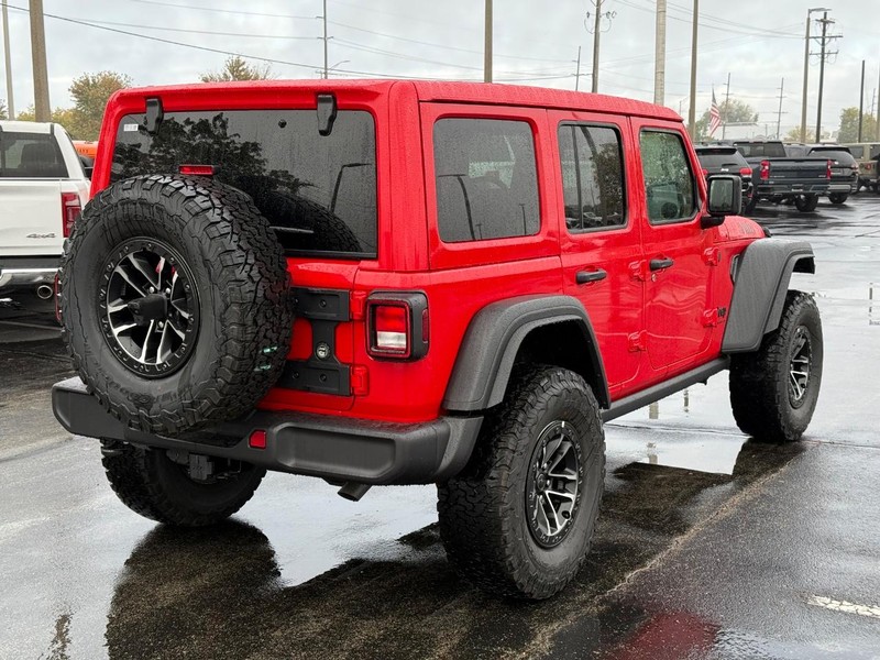Jeep Wrangler Vehicle Full-screen Gallery Image 3