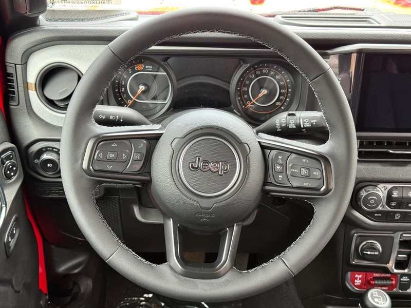 Jeep Wrangler Vehicle Full-screen Gallery Image 14