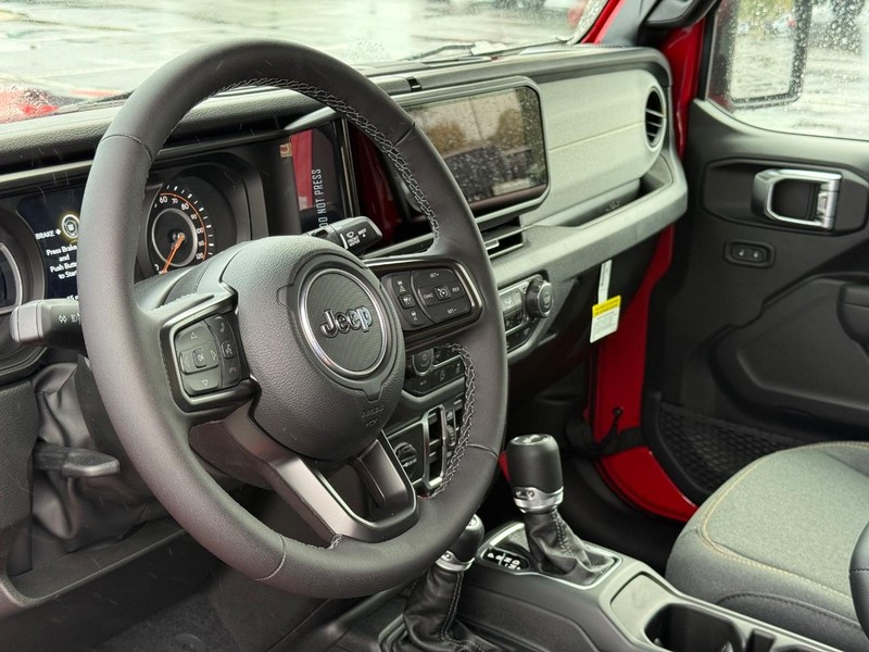 Jeep Wrangler Vehicle Full-screen Gallery Image 19