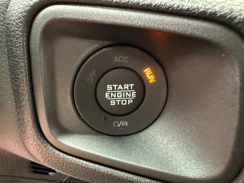 Jeep Wrangler Vehicle Full-screen Gallery Image 22