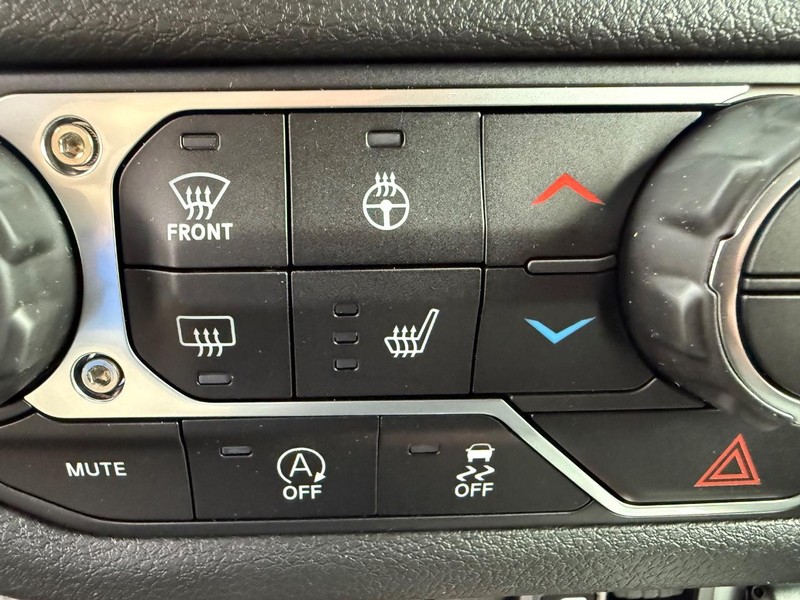 Jeep Wrangler Vehicle Full-screen Gallery Image 23