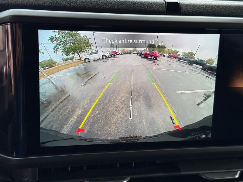 Jeep Wrangler Vehicle Full-screen Gallery Image 25