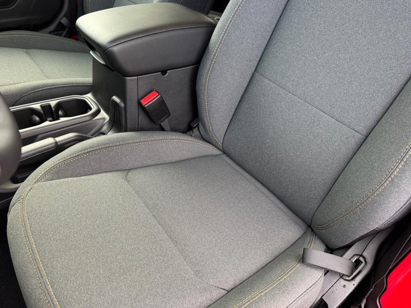 Jeep Wrangler Vehicle Full-screen Gallery Image 32