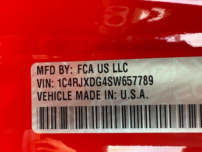 Jeep Wrangler Vehicle Full-screen Gallery Image 33