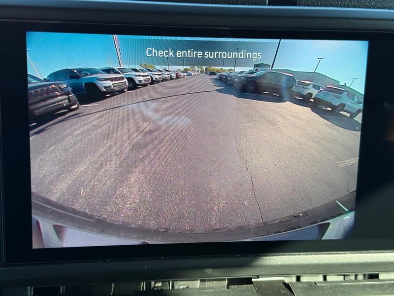 Jeep Wrangler Vehicle Full-screen Gallery Image 25