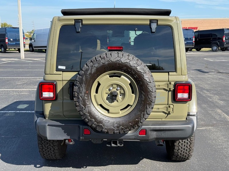 Jeep Wrangler 4xe Vehicle Full-screen Gallery Image 4