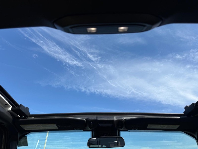 Jeep Wrangler 4xe Vehicle Full-screen Gallery Image 12