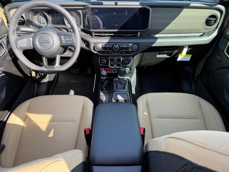 Jeep Wrangler 4xe Vehicle Full-screen Gallery Image 13