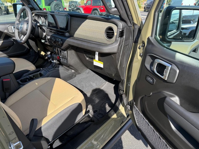 Jeep Wrangler 4xe Vehicle Full-screen Gallery Image 15