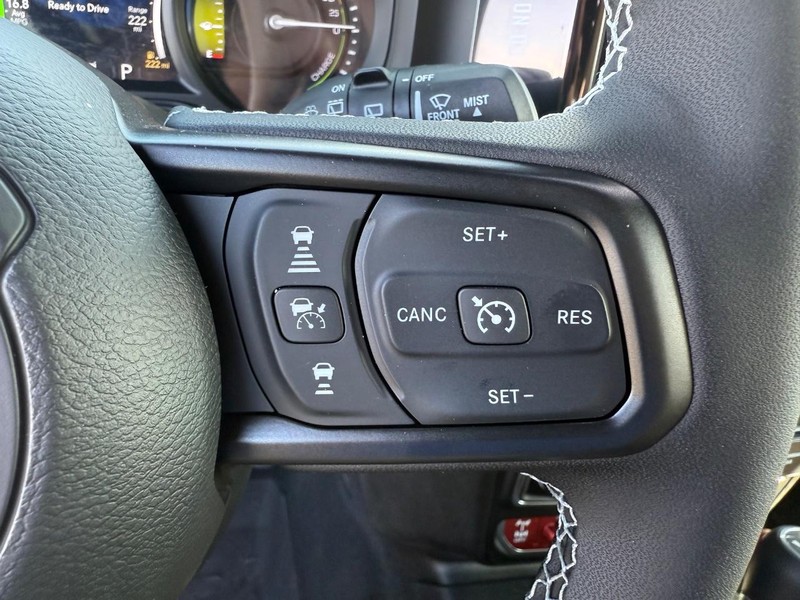 Jeep Wrangler 4xe Vehicle Full-screen Gallery Image 21