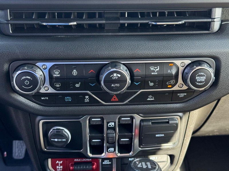 Jeep Wrangler 4xe Vehicle Full-screen Gallery Image 26