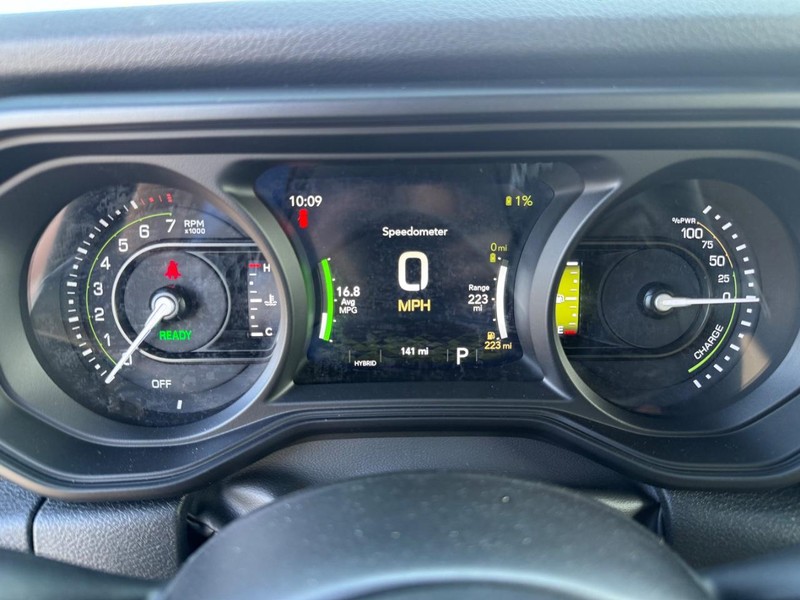 Jeep Wrangler 4xe Vehicle Full-screen Gallery Image 30