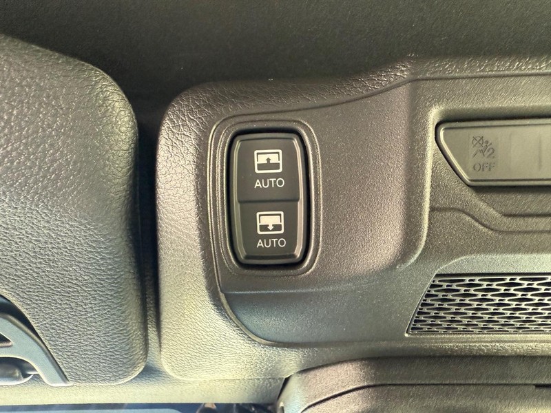 Jeep Wrangler Vehicle Full-screen Gallery Image 29