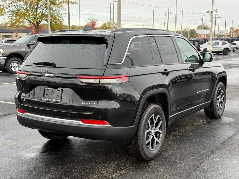 Jeep Grand Cherokee Vehicle Full-screen Gallery Image 3