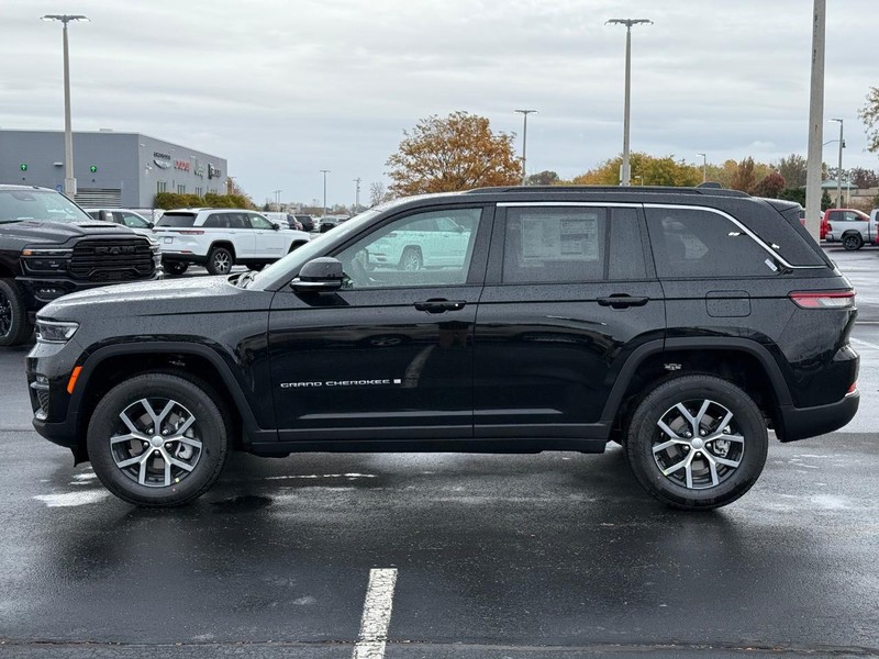 Jeep Grand Cherokee Vehicle Full-screen Gallery Image 9