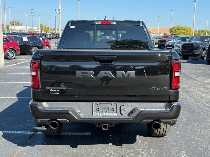 Ram 1500 Vehicle Full-screen Gallery Image 4