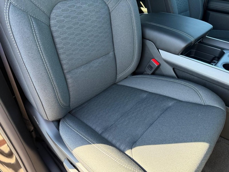 Ram 1500 Vehicle Full-screen Gallery Image 15