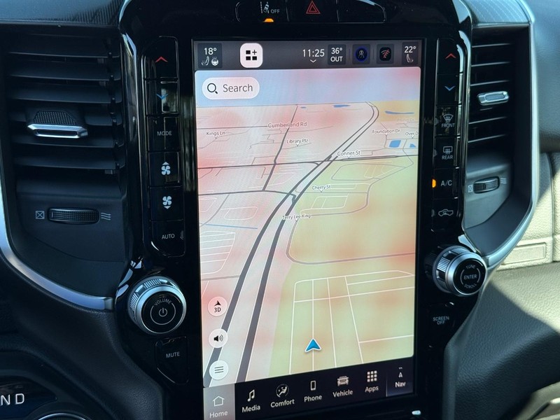 Ram 1500 Vehicle Full-screen Gallery Image 22