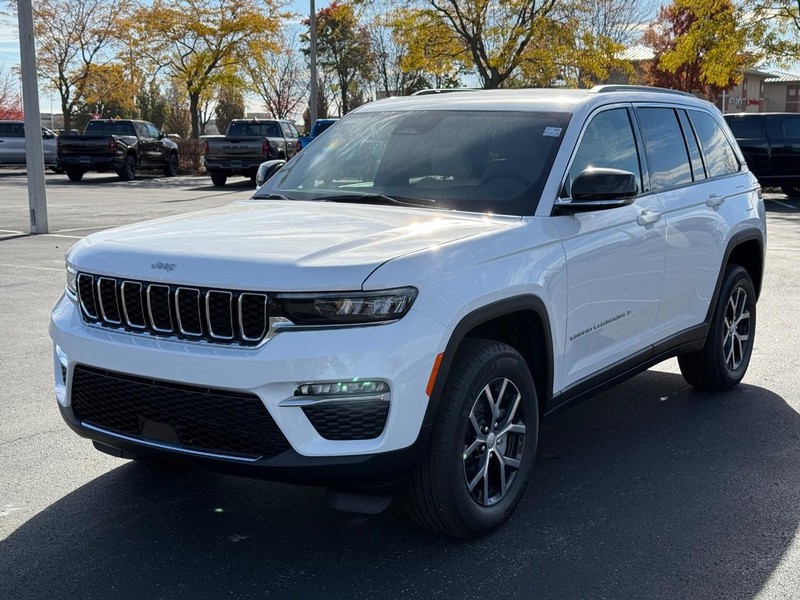 Jeep Grand Cherokee Vehicle Full-screen Gallery Image 9