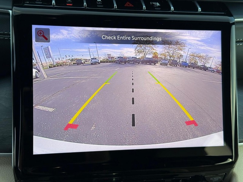 Jeep Grand Cherokee Vehicle Full-screen Gallery Image 25