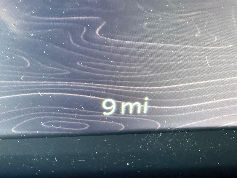 Jeep Grand Cherokee Vehicle Full-screen Gallery Image 30