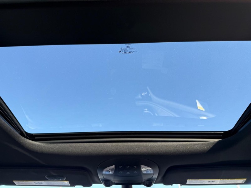 Chrysler Pacifica Vehicle Full-screen Gallery Image 14