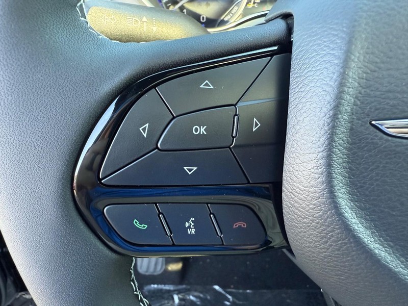 Chrysler Pacifica Vehicle Full-screen Gallery Image 22