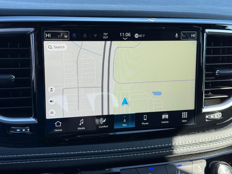 Chrysler Pacifica Vehicle Full-screen Gallery Image 25