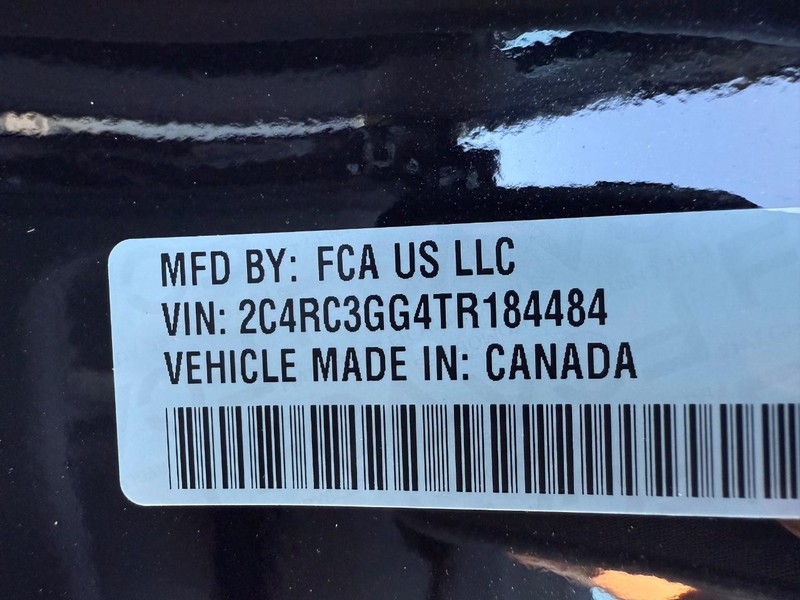 Chrysler Pacifica Vehicle Full-screen Gallery Image 33