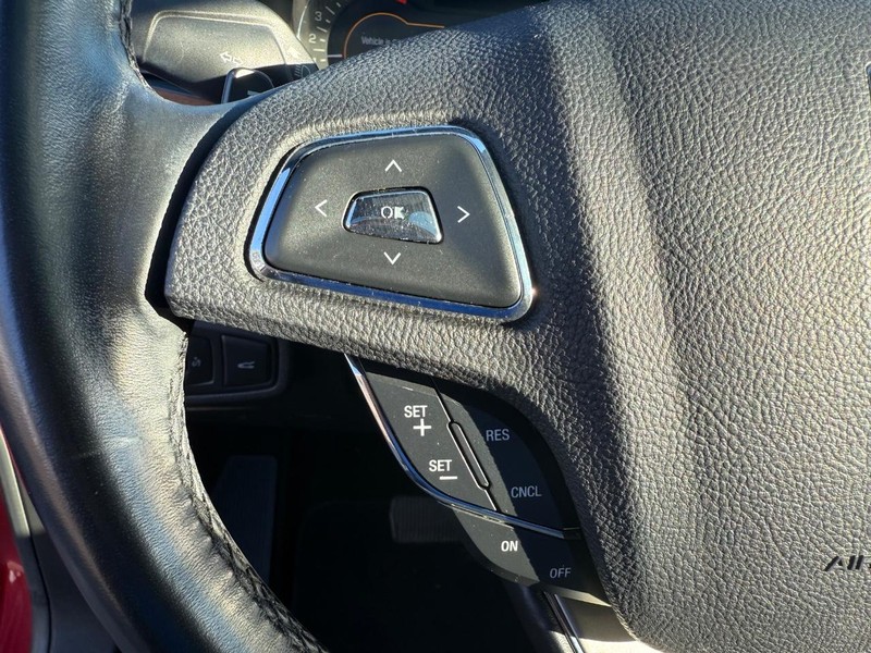 Lincoln MKC Vehicle Full-screen Gallery Image 21