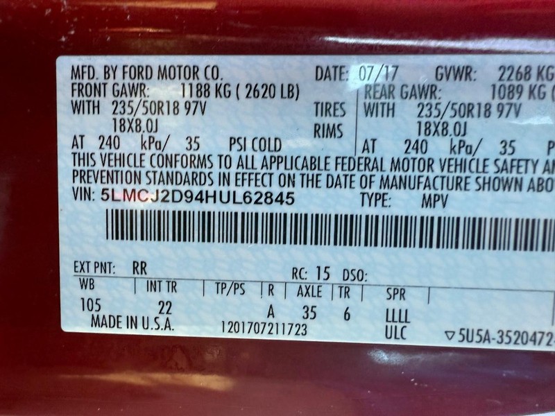 Lincoln MKC Vehicle Full-screen Gallery Image 34