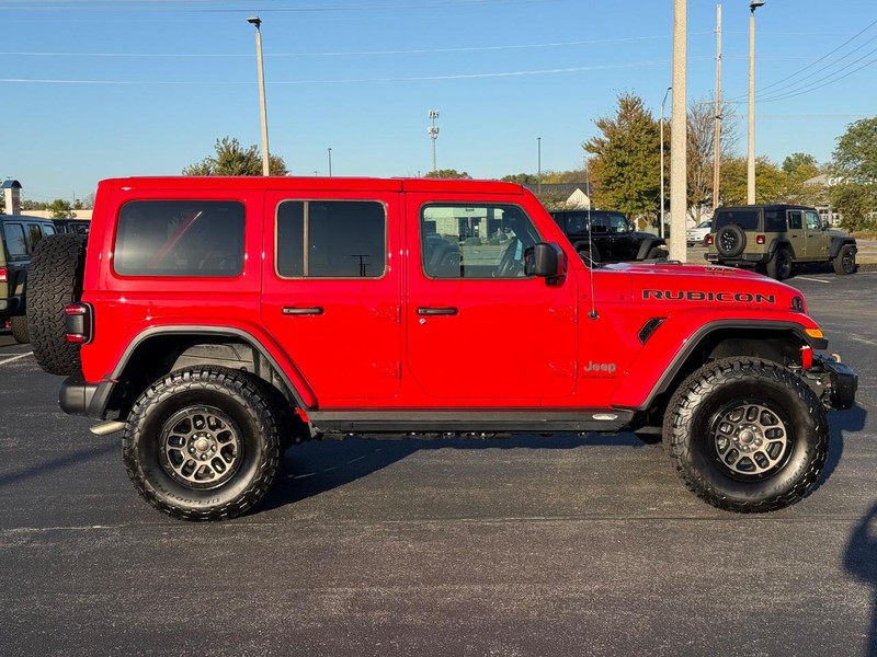 Jeep Wrangler Vehicle Full-screen Gallery Image 2