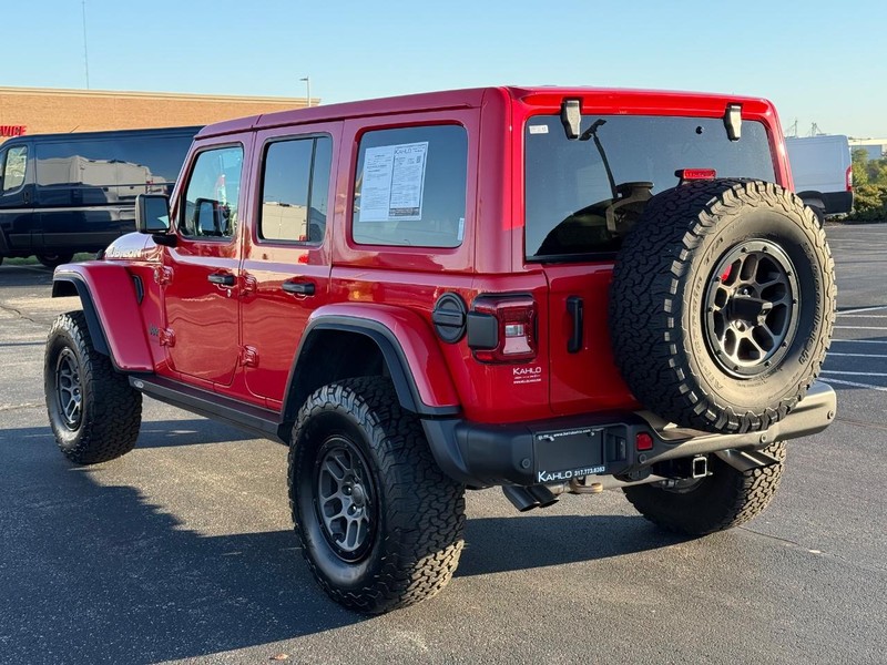 Jeep Wrangler Vehicle Full-screen Gallery Image 5