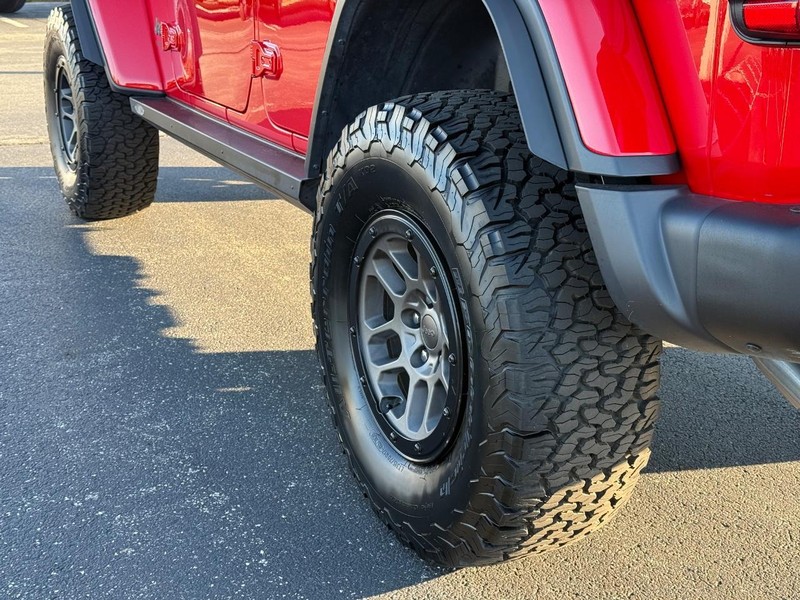 Jeep Wrangler Vehicle Full-screen Gallery Image 6