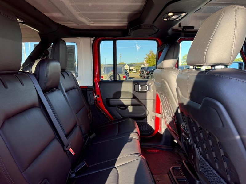 Jeep Wrangler Vehicle Full-screen Gallery Image 10