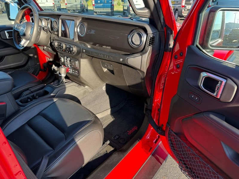 Jeep Wrangler Vehicle Full-screen Gallery Image 14