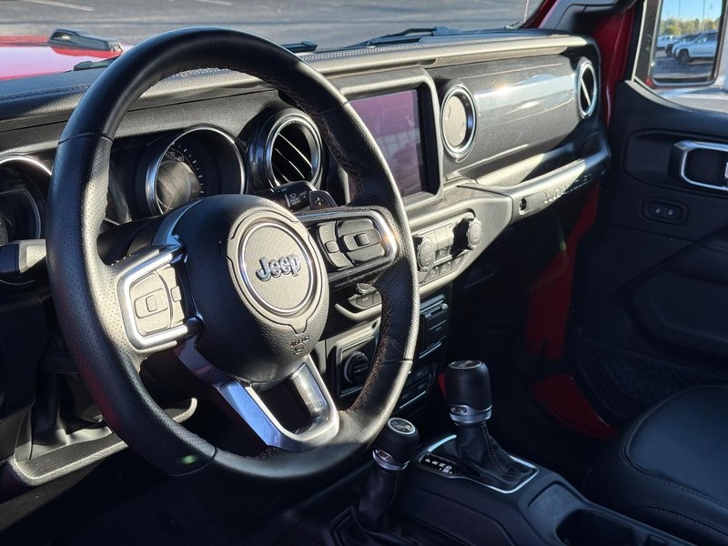 Jeep Wrangler Vehicle Full-screen Gallery Image 18