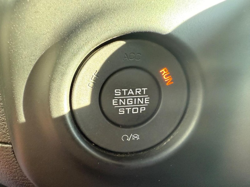 Jeep Wrangler Vehicle Full-screen Gallery Image 21