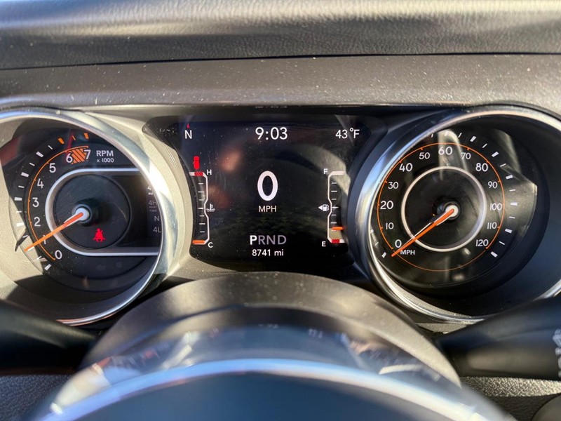 Jeep Wrangler Vehicle Full-screen Gallery Image 28