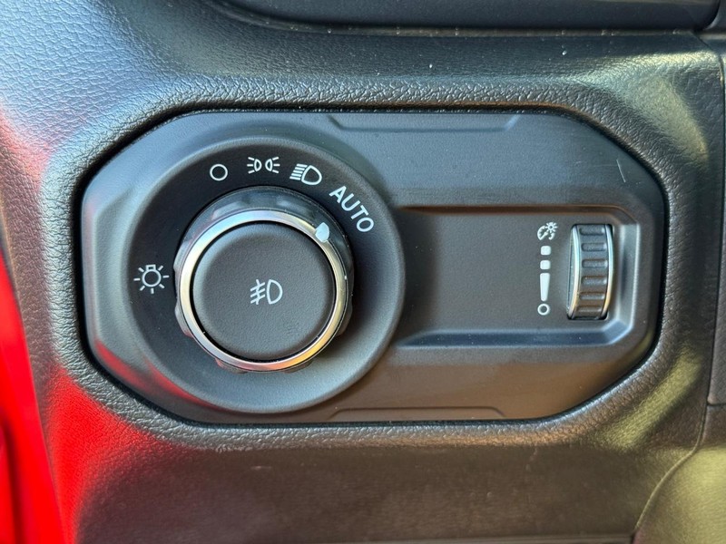 Jeep Wrangler Vehicle Full-screen Gallery Image 30